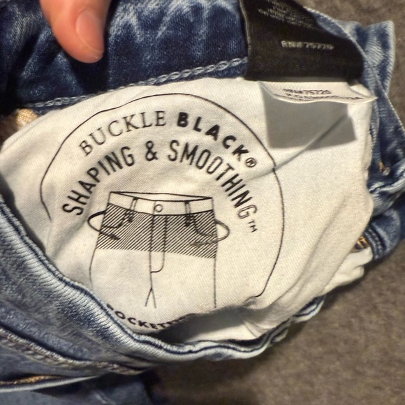 Buckle Black Jeans Womens 30x28 blue Fit 53 Cropped Straight fray hem Mid Rise - Picture 11 of 12